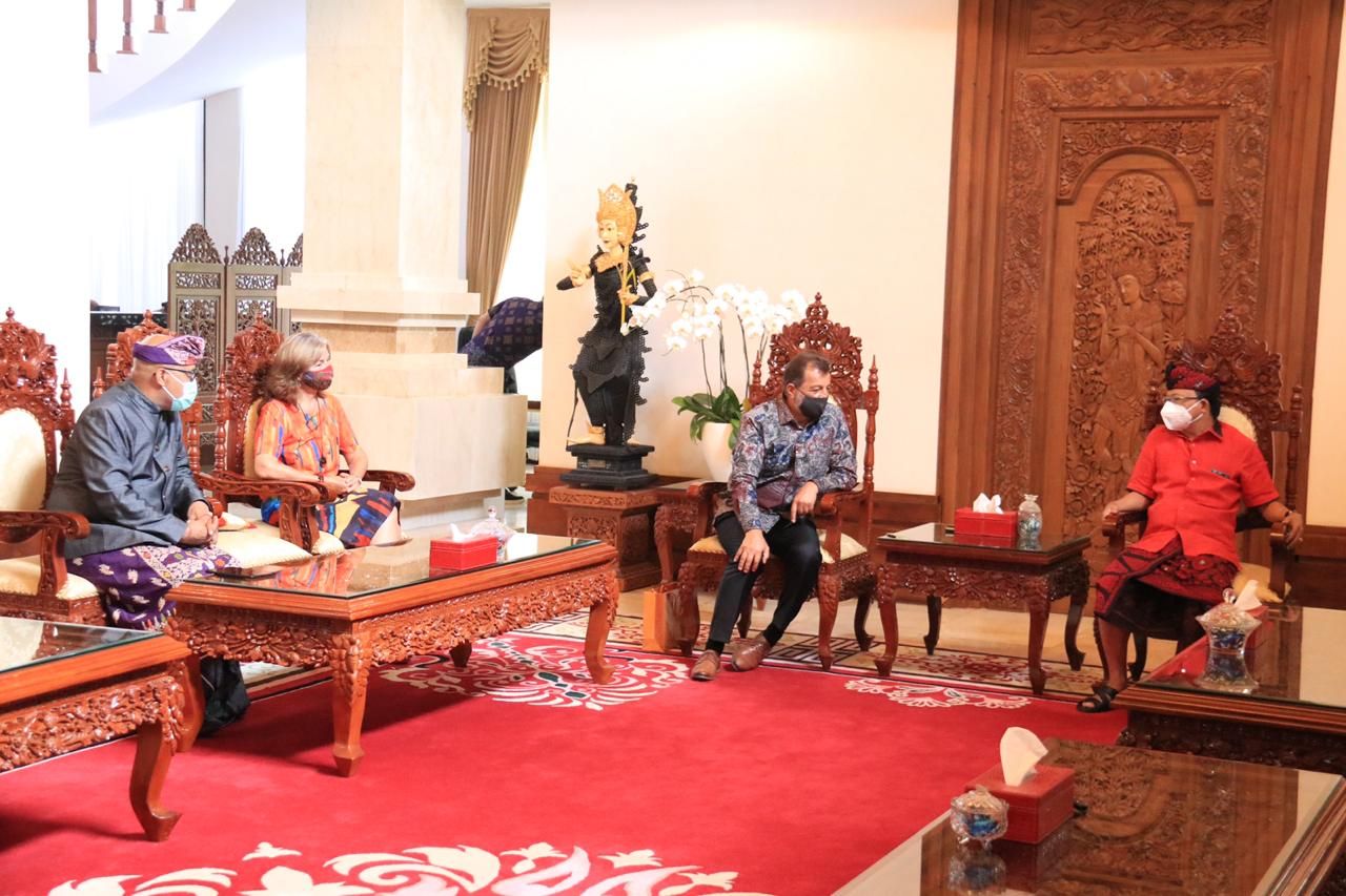 podiumnews.com-Dubes Republik Slowakia Apresiasi Program Bali Energi Bersih Inovasi Koster